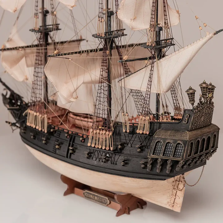 [ OCCRE12012 ]  Occre Cisne Negro / the Black Swan 1/75 