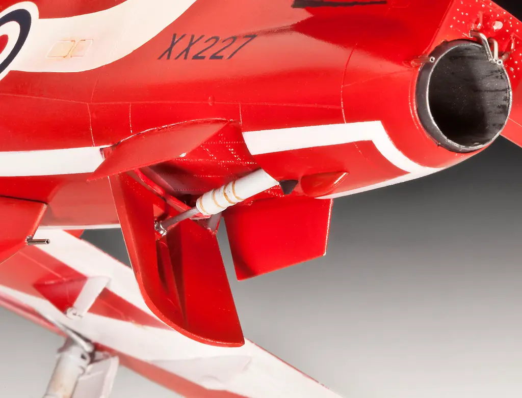 [ RE04284 ] Revell BAe Hawk T.1A RAF Red Arrows 1/32