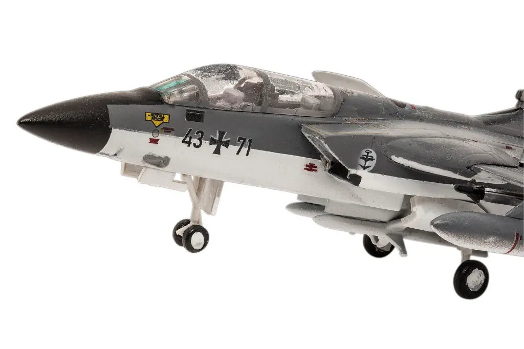 [ RE03783 ] Revell Panavia Tornado IDS/GR.1 1/144