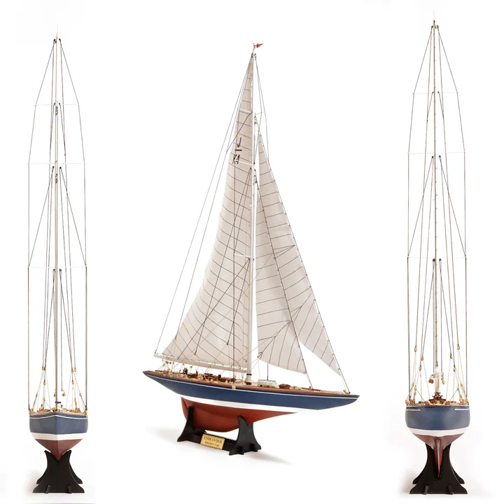 [ OCCRE12013] Endeavour Yacht Model  1934 America's Cup met paintset 90566 en standaard bootsteun