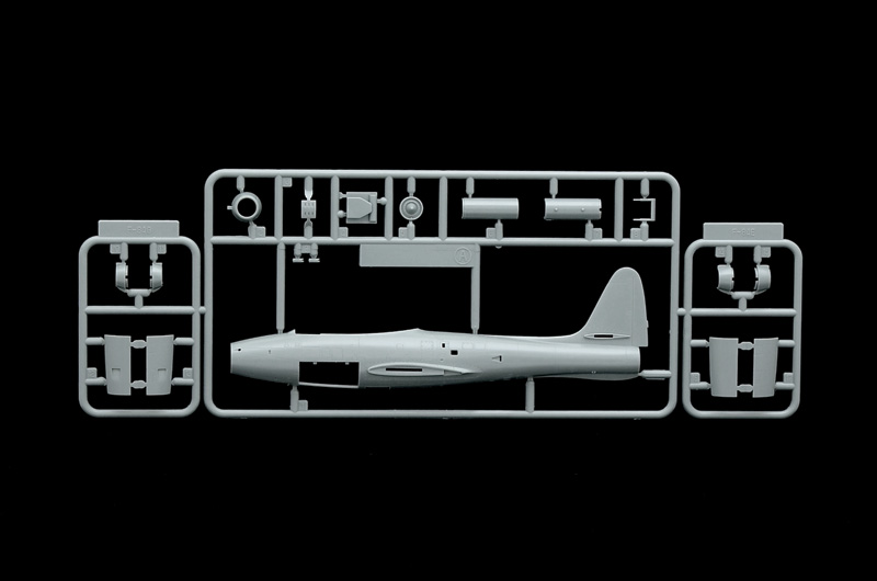 [ ITA-1321 ] Italeri F-84 E/G Thunderjet 1/72