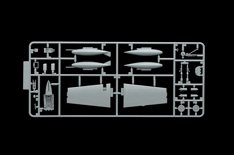 [ ITA-1321 ] Italeri F-84 E/G Thunderjet 1/72