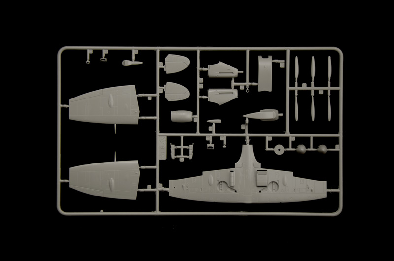 [ ITA-1482 ] Italeri Spitfire Mk.V / Mk. IX 1/72