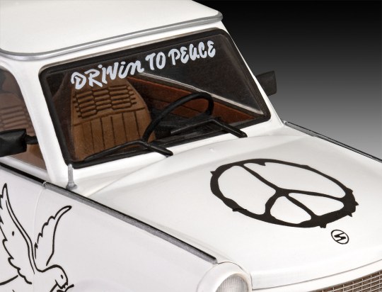 [ RE07713 ] Revell Trabant 601 &quot;Builders' Choice&quot; 1/24