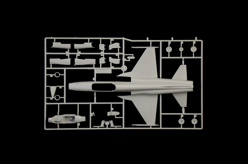 [ ITA-2827 ] Italeri F-5E Tiger II 1/48