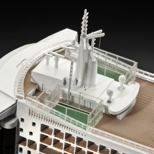 [ RE05231 ] Revell Queen Mary 2 1/700