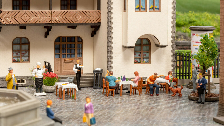 [ NO16246 ] Figuren Set " Restaurant "
