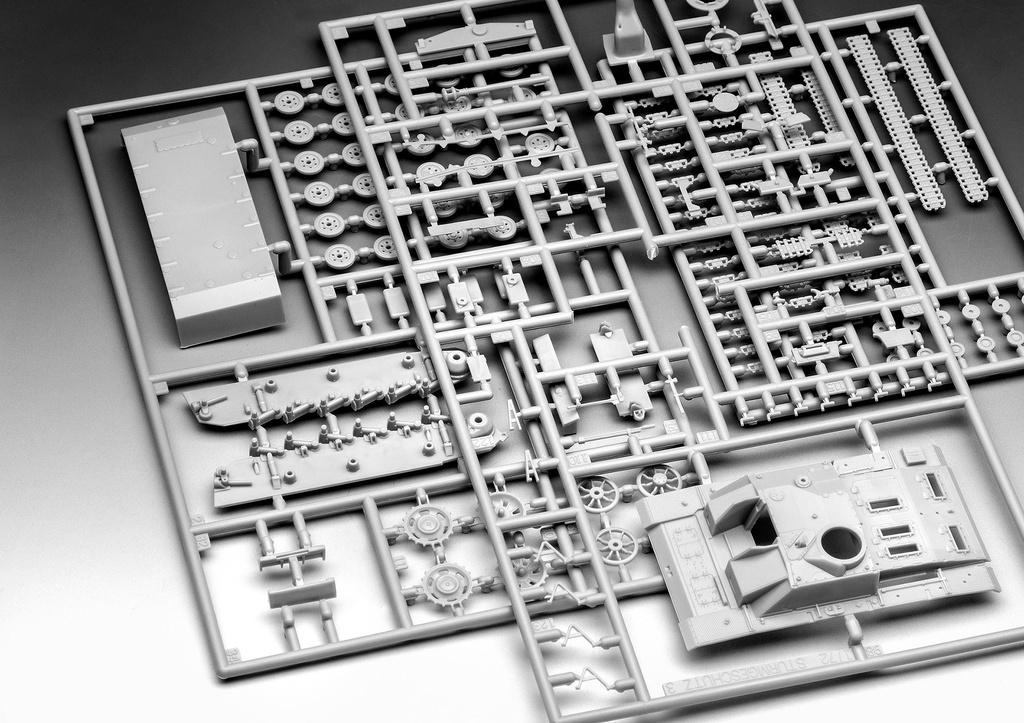 [ RE03502 ] Revell Sturmgeschütz IV "World of Tanks" 1/72