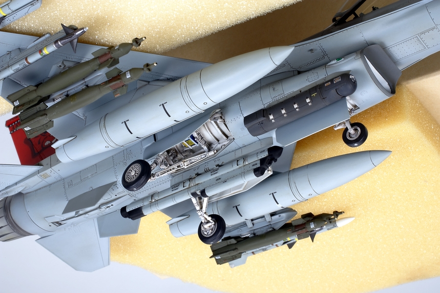 [ T61101 ] Tamiya Lockheed Martin F-16C Fighting Falcon  [Block 25/32] 1/48