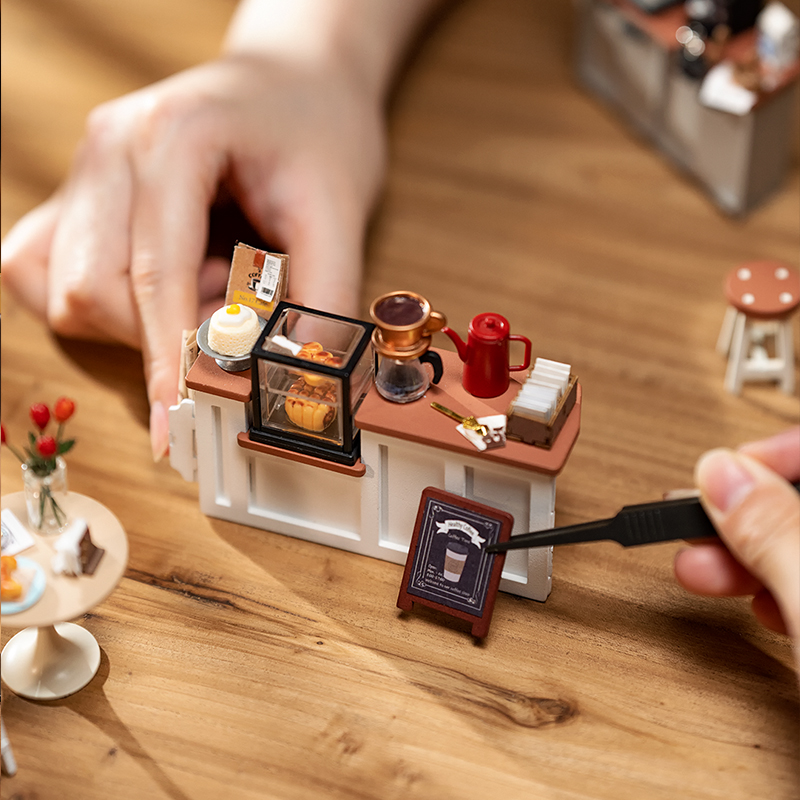 [ ROLIFEDG162 ] DIY Miniature House N°17 Café