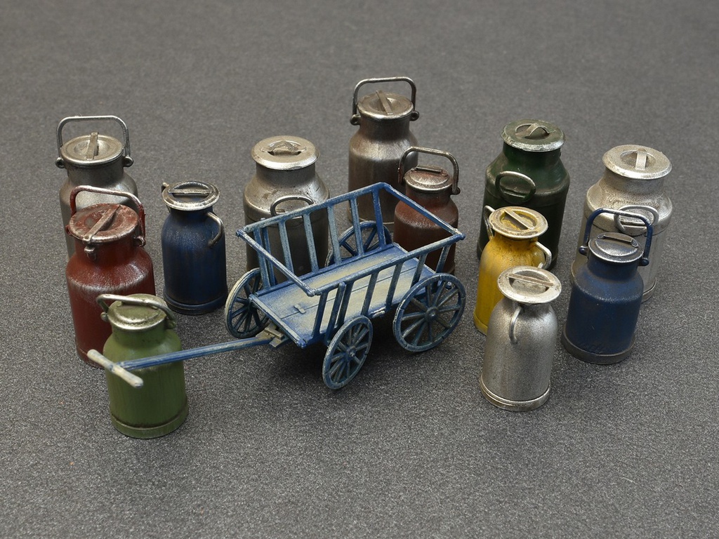[ MINIART35580 ] Milk cans with small cart