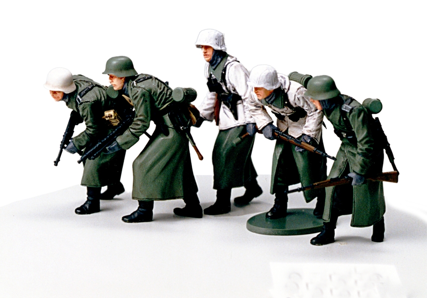 [ T35256 ] Tamiya German Assault Infantry (Winter) 1/35