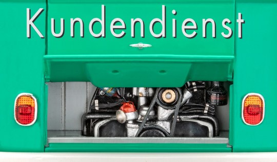 [ RE56048 ] Revell "150 years of Vaillant"  1/24