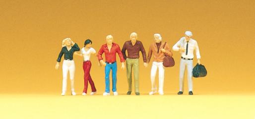[ PRE74001 ] Preiser walking passers-by