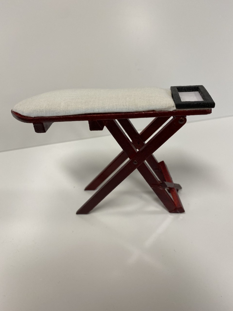 [ SADD108 ] Streets Ahead Dollshouse Strijkplank