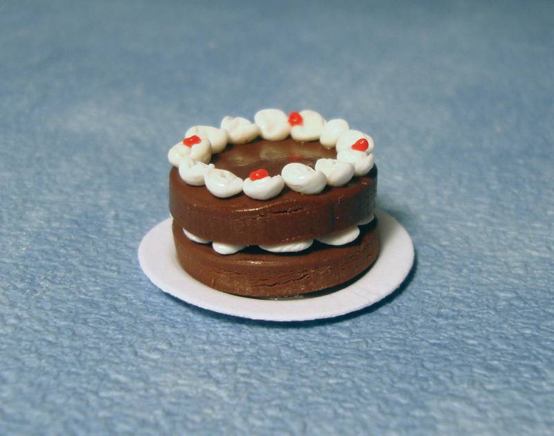 [ SADD1990 ] Streets Ahead Dollshouse Ronde Chocolade Taart
