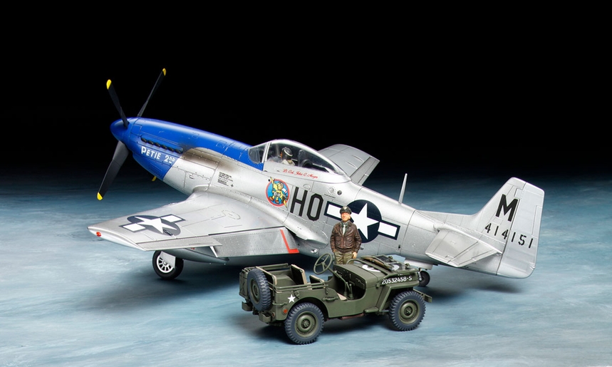 [ T25205 ] Tamiya P-51D Mustang &amp;  1/4t 4x4 light vehicle  1/48