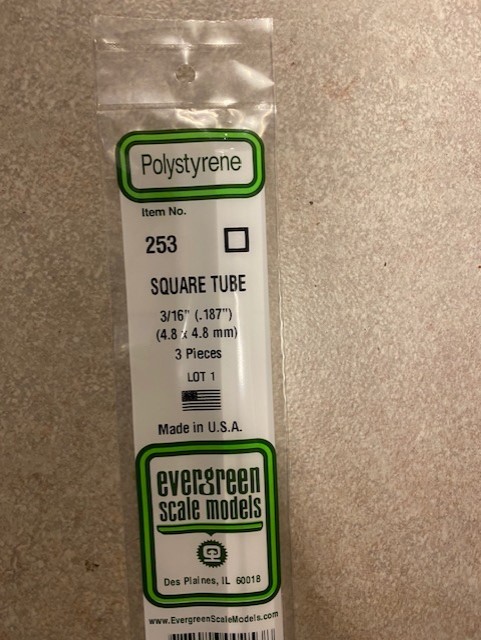 [ EG253 ] Evergreen Tube carré en styrène 4,8 x 4,8 x 350 mm (3 pièces)