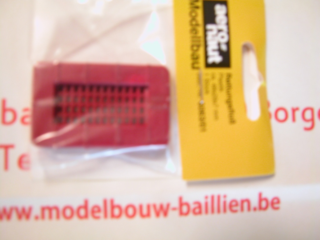 [ AE6063-01 ] Aeronaut reddingsvlot plastiek 48x29x7mm