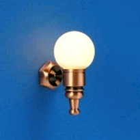 [ MM25650 ] Wandlamp met witte bol van acrylglas, gebronsd