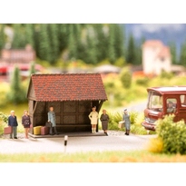 [ NO12015 ] Noch An der Bushaltestelle