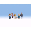 [ NO15478 ] Noch Passanten
