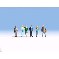 [ NO15520 ] Noch Passanten