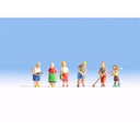 [ NO15569 ] Noch Familie im Garten