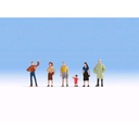 [ NO18100 ] Noch Passanten