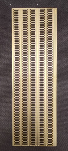 [ AMA5500/06 ] Amati messing versiering F  