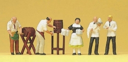 [ PRE10210 ] Preiser innkeeper waiters waitress 1/87 HO