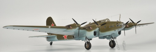 [ ZVE7280 ] Zvezda "Stalin's plane" petlyakov pe-8 on 1/72