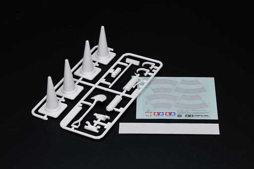 [ T56558 ] Tamiya accesory set for 1/14 scale RC trucks (cones &amp; tools)