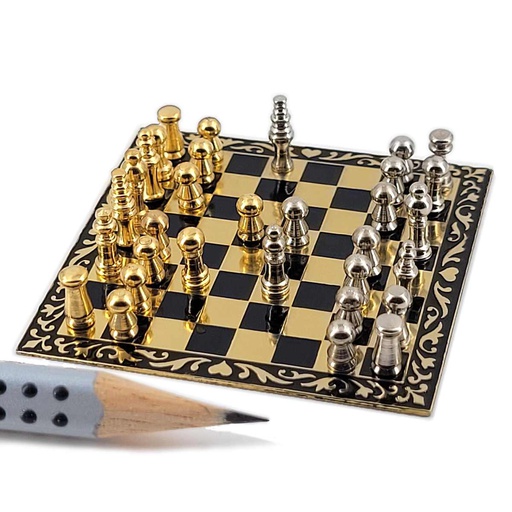 [ MM19505 ] Schaakbord met schaakstukken