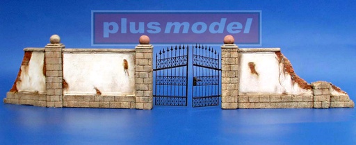 [ PLUSMODEL007 ] Plusmodel Wall with Metal Gate 1/35