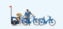 [ PRE10635 ] Preiser Familie maakt zich klaar om te fietsen 1/87