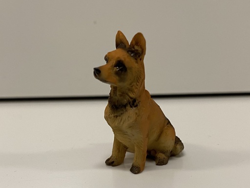 [ SAD8/823C ] Streets Ahead Dollshouse Hondje