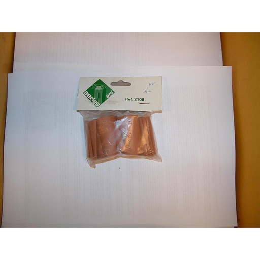 [ A2106 ] Aedes natuursteen daknokken rood 25x9x50mm  25st  1/10